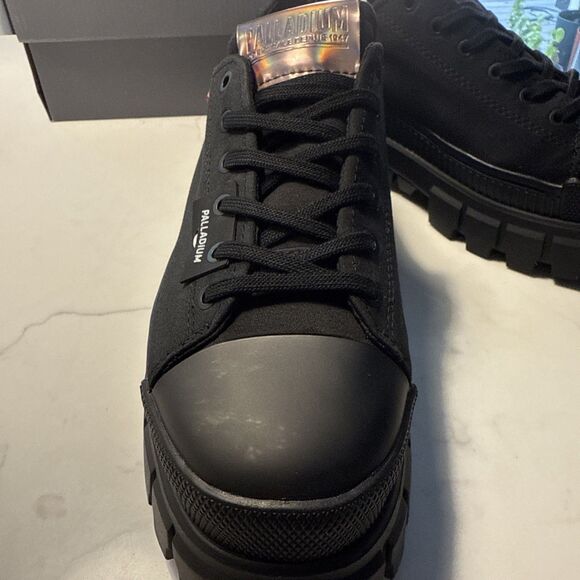 Palladium Revolt LO TX Black, 8.5 Women's - Picture 6 of 10